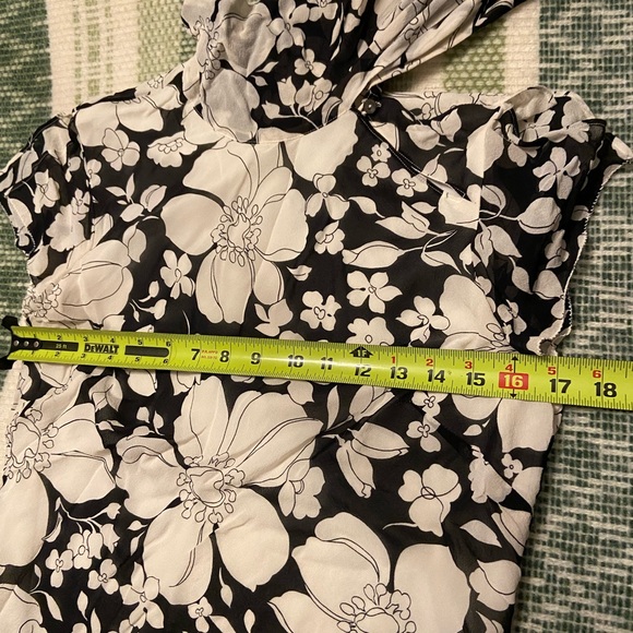 Floral Banana Republic Blouse - Picture 5 of 9